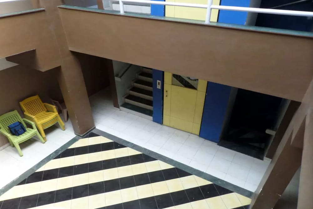 Lobby & Reception