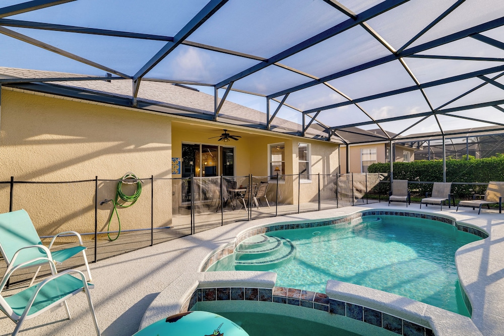 Lake Access & Lanai: Haines City Family Home!