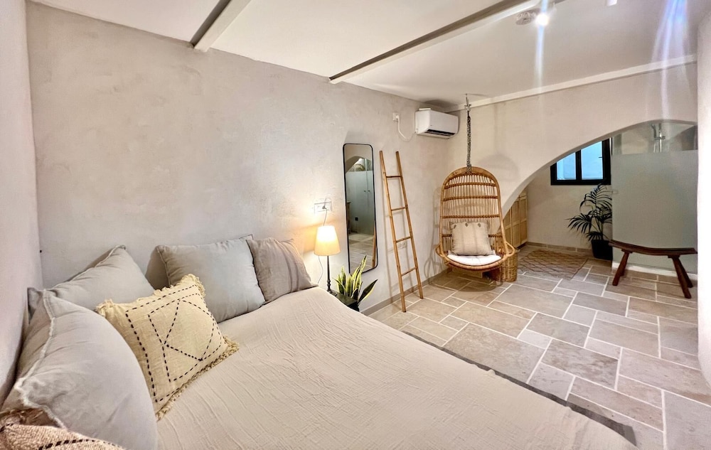 Stylish Patio Duplex by Sea N' Rent