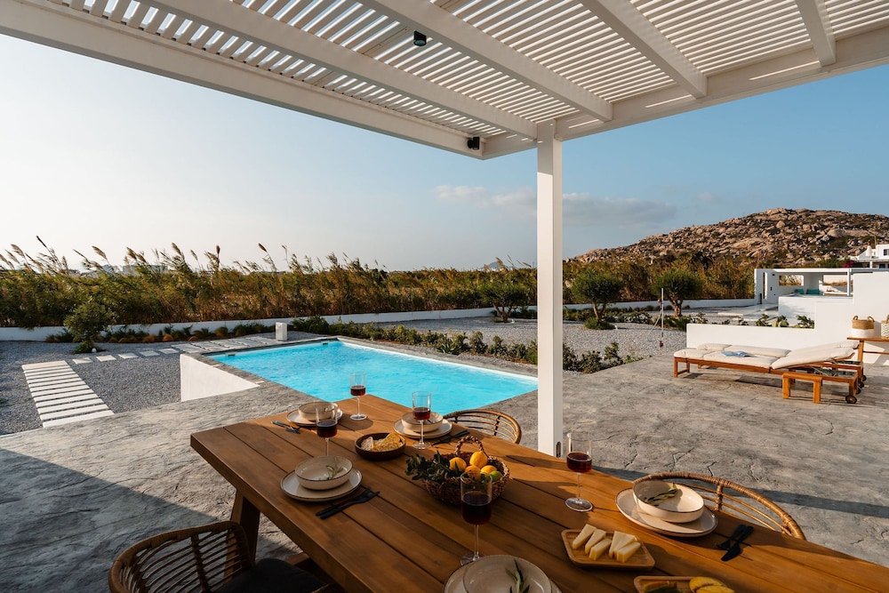 Villa Kaya Plaka With 3 Bedrooms and 3 Bathrooms