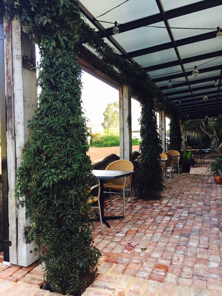 Bakehouse '38 Restaurant & Guesthouse
