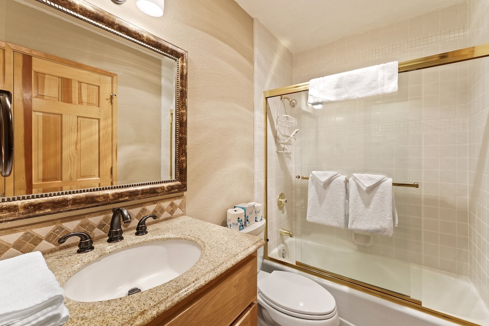 3 Yellow Rail 2 Bedroom Home