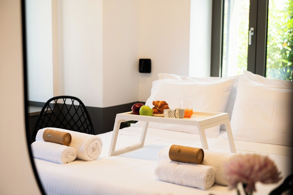 Cardamilia Suites