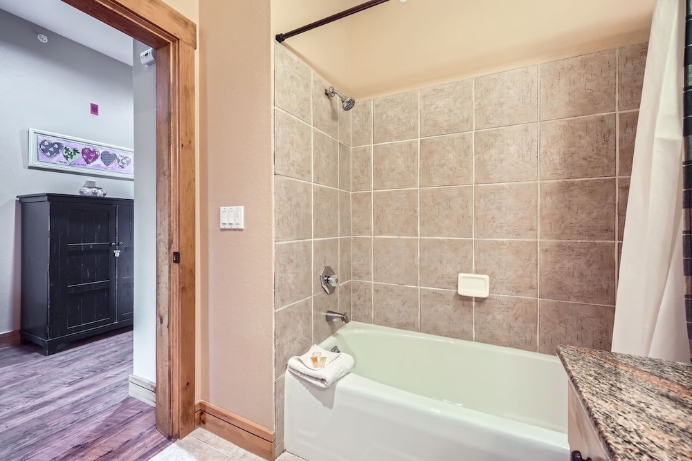 8712 Ski Tip Townhomes 3 Bedroom Townhouse