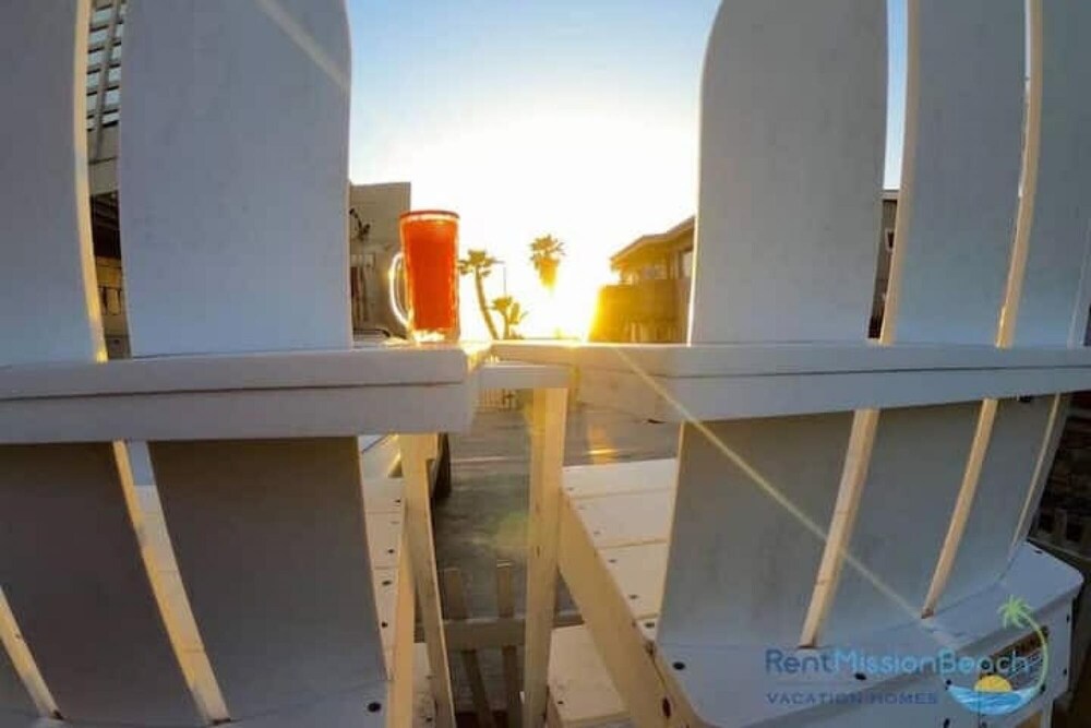 Classy Mission Beach Condo - 2Br Sleeps 7 view 5
