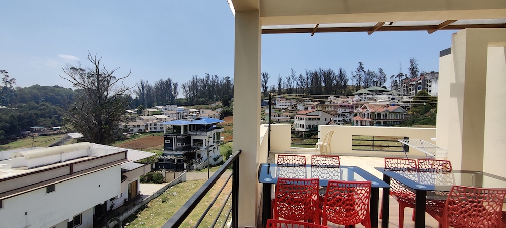 Rose garden enclave for families