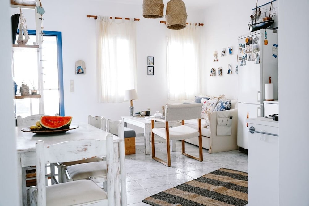 Menmar House in Tinos