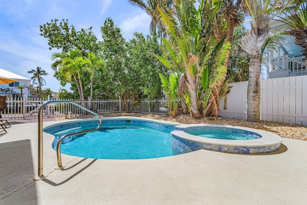 21591 Waterfront Duplex With Pool And Spa 2 Bedroom Condo
