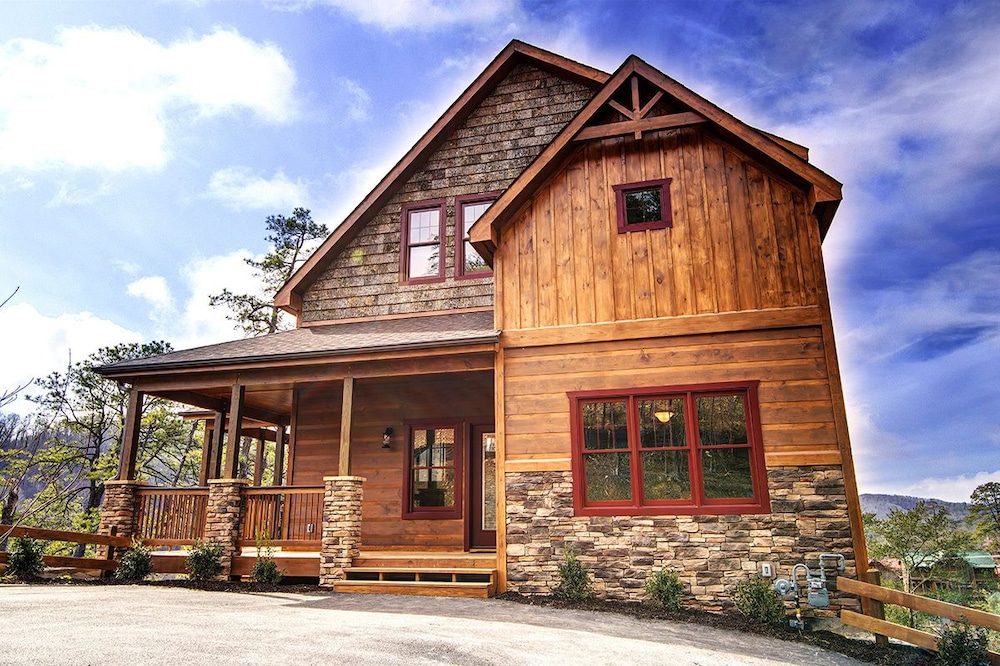 A River Runs Through It - 3 Bedrooms, 3 Baths, Sleeps 12 Cabin by RedAwning