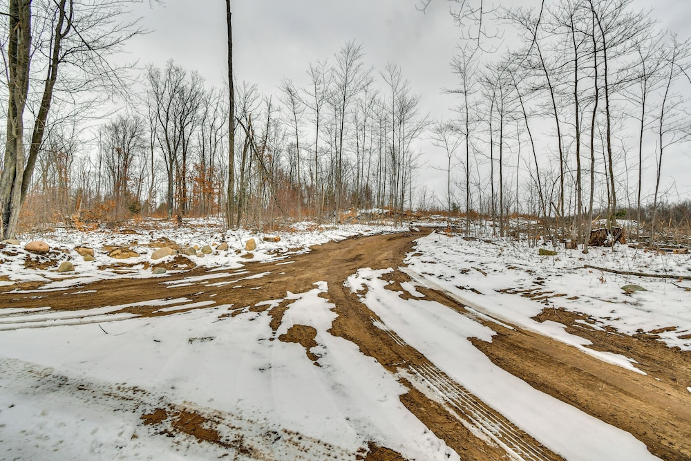 Perfect for Families: Custom-built Harrison Cabin!