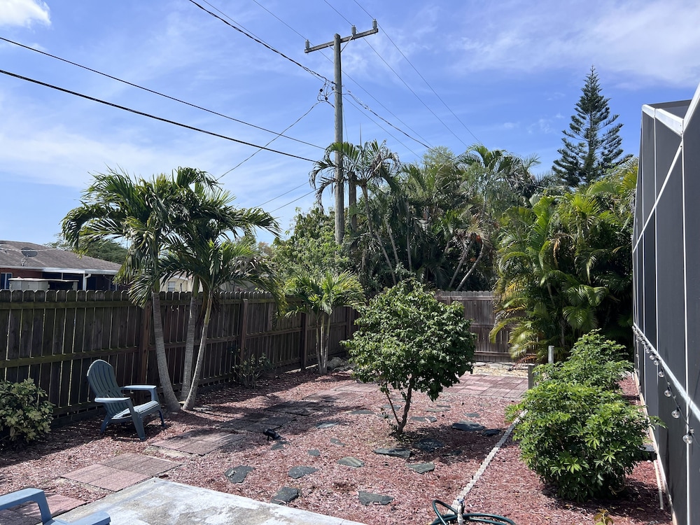 97th Ave North Naples Park Ocean Vanderbilt Beach 4 Bedroom Home