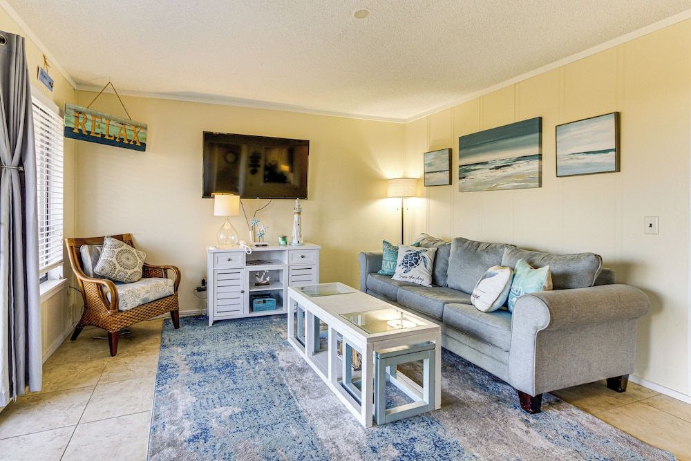 Pool Access: Beachfront Hilton Head Resort Condo