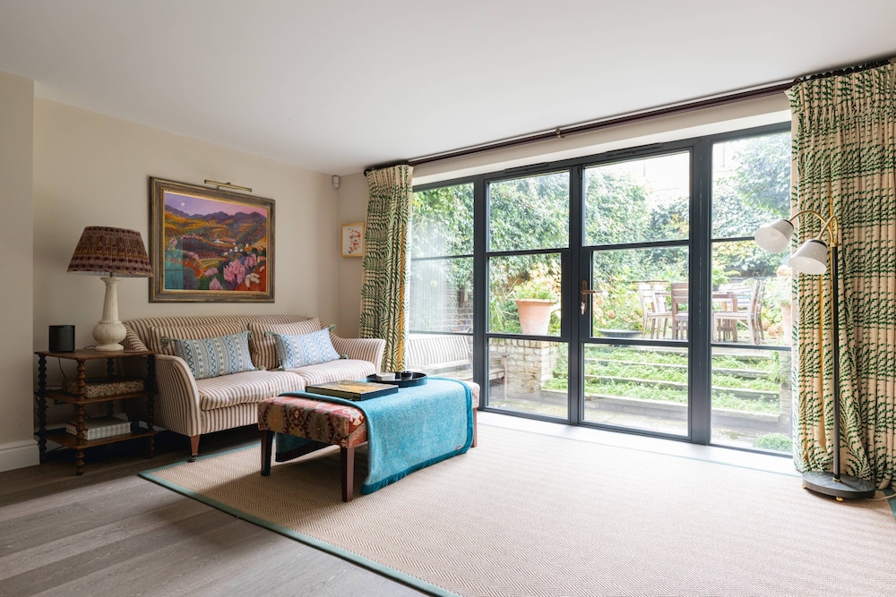 Chester Row IV by Onefinestay
