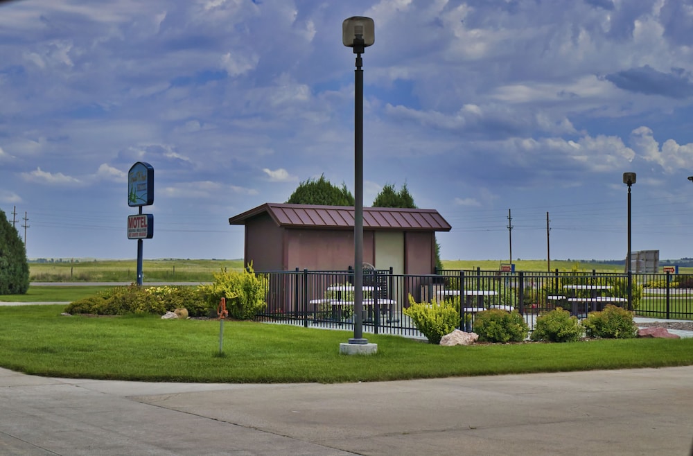 Trade Winds Motel