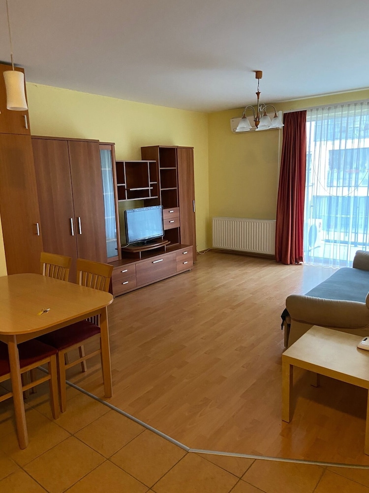 Apollo 2 Apartman view 4