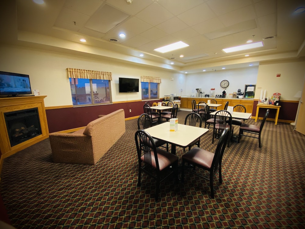 Herington Inn & Suites view 2