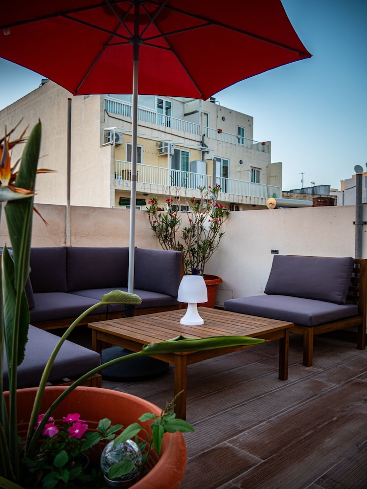 Hotel Pierre De Soleil Guesthouse - Image 1