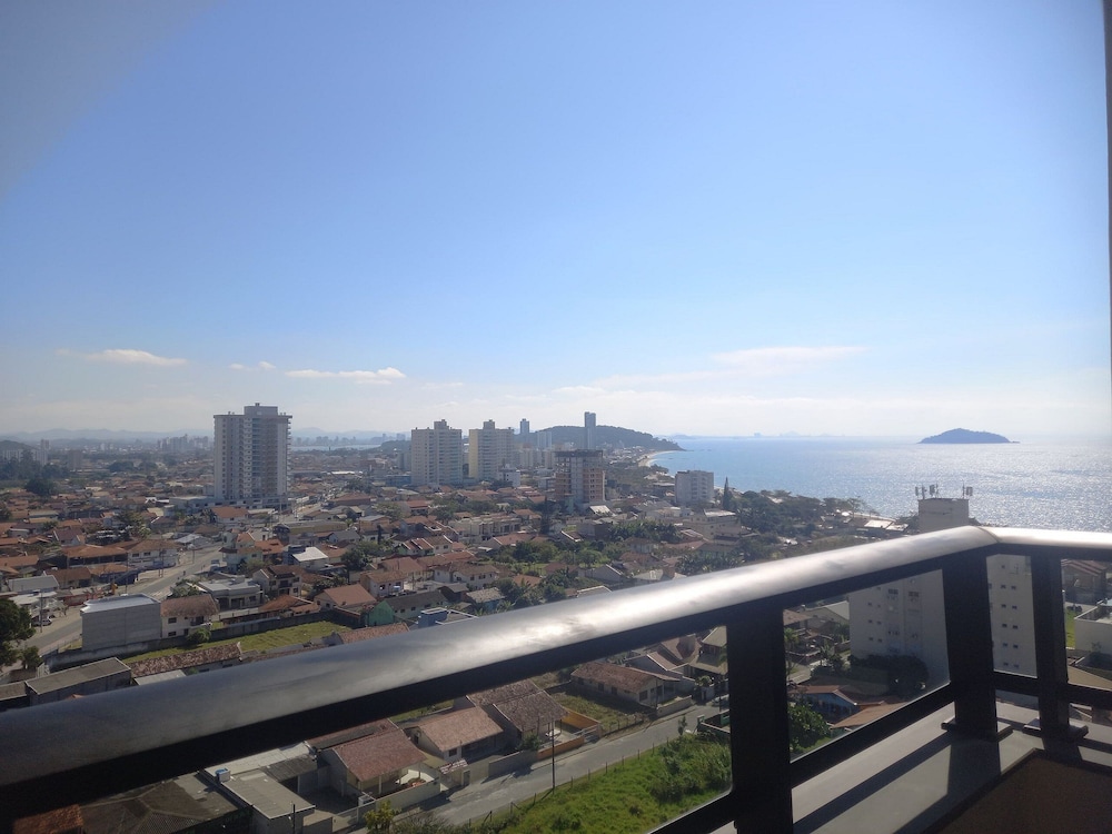 Horizonte Infinito Skyline Comfort Club