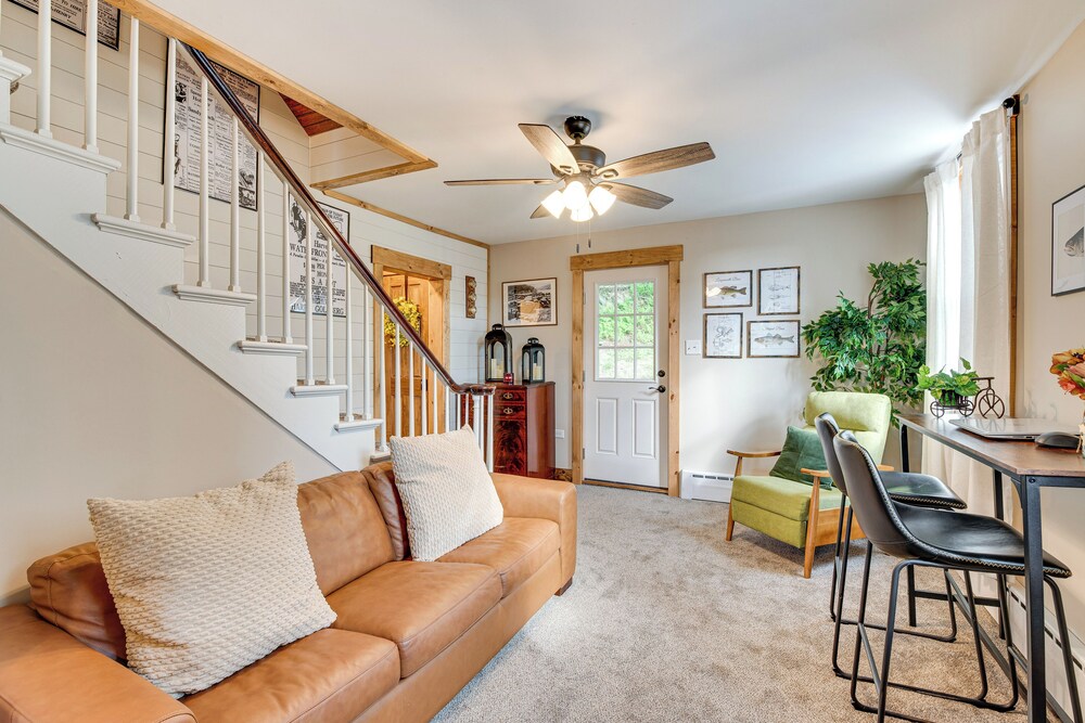 Recently Renovated Harveys Lake Retreat w/ Dock!