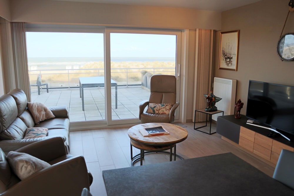 Apartment in Nieuwpoort With Stunning Sea Views