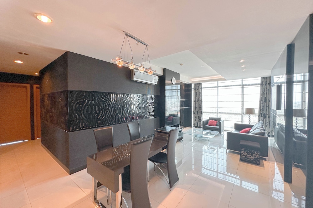Spacious And Comfortable Living 3Br Apartment At Aryaduta Residence