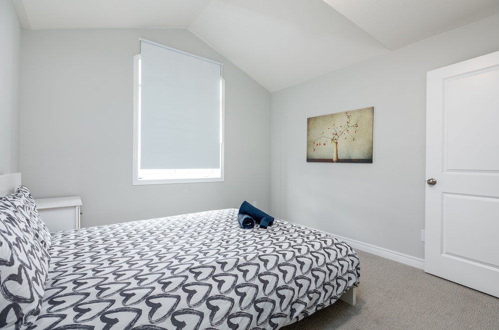 Luxury Entire house mins Niagara falls & Brock uni