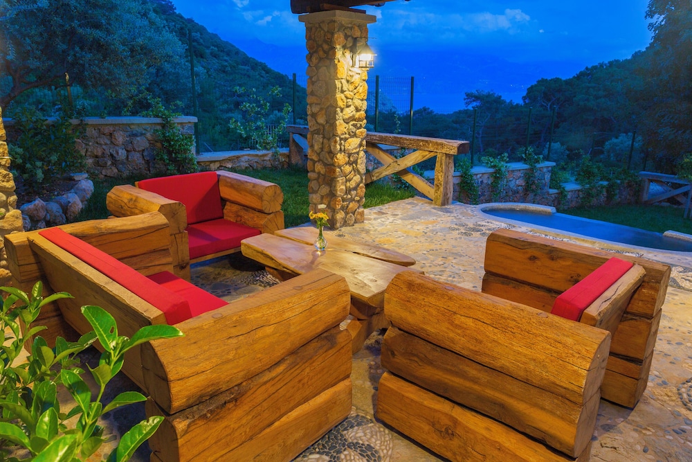 Private Island-Style Ultra Luxury Villa Estate