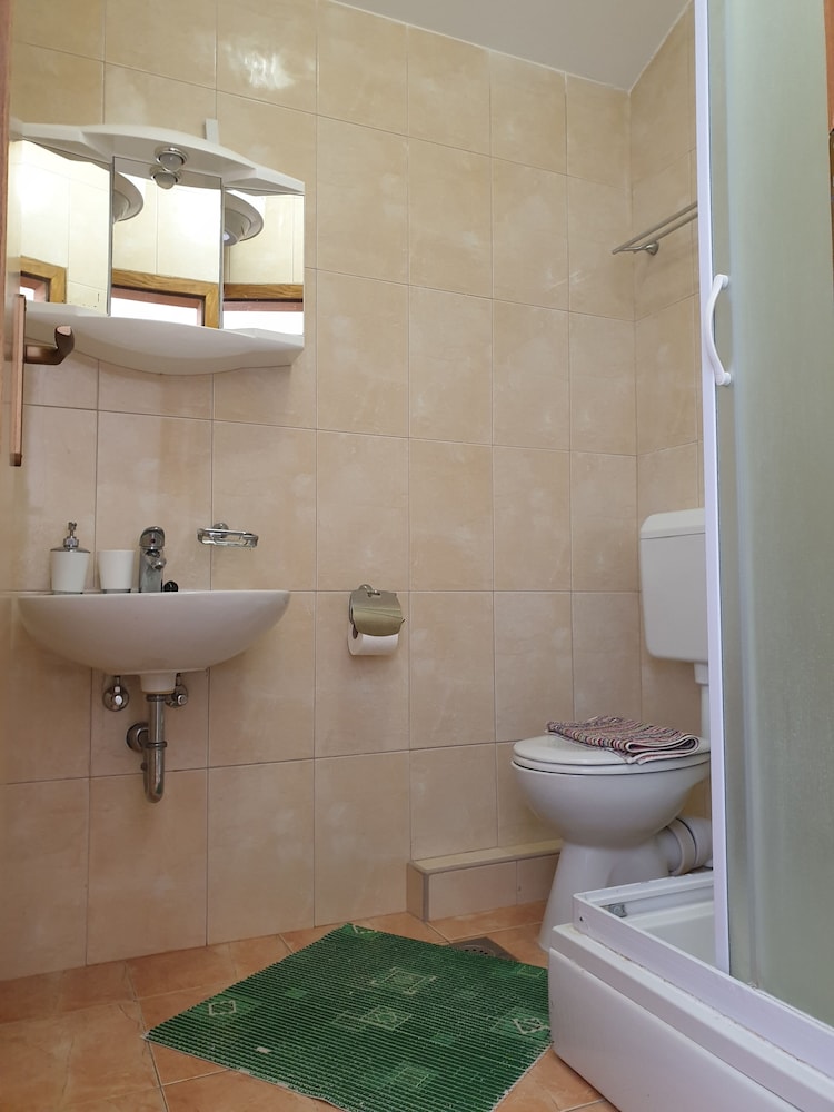 Apartments Lira