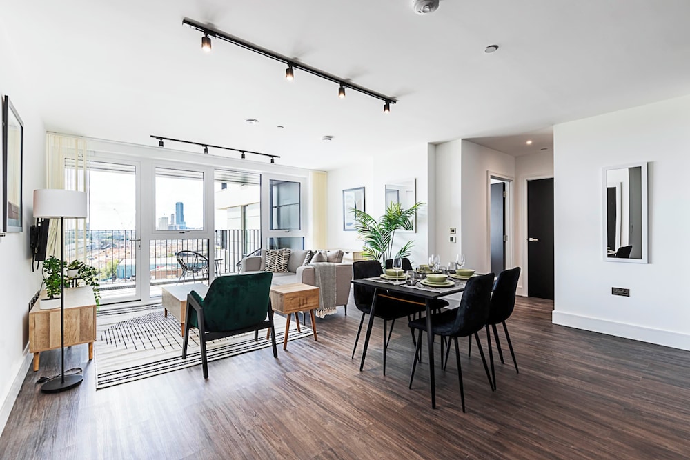 Stylish and Bright West London Gem