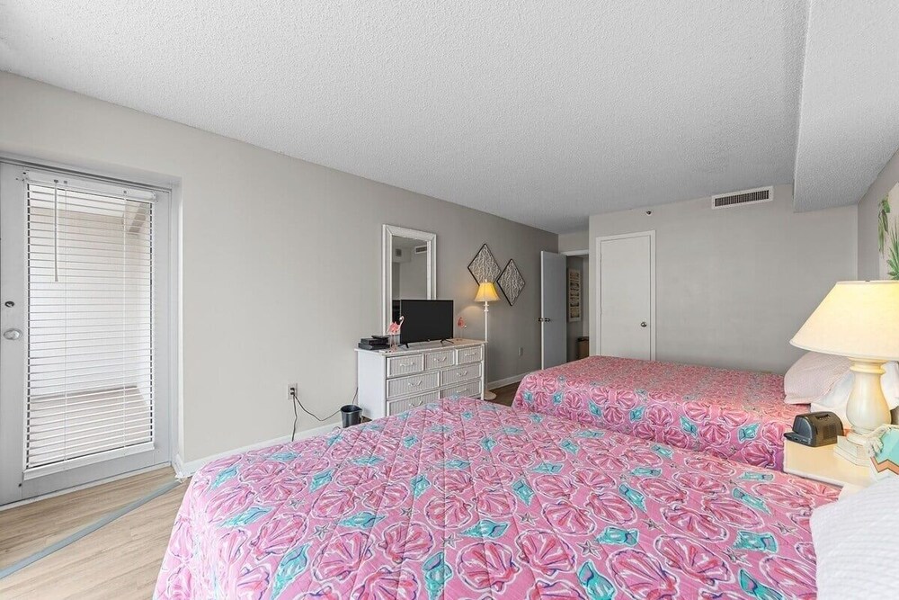South Hampton 301 2 Bedroom Condo