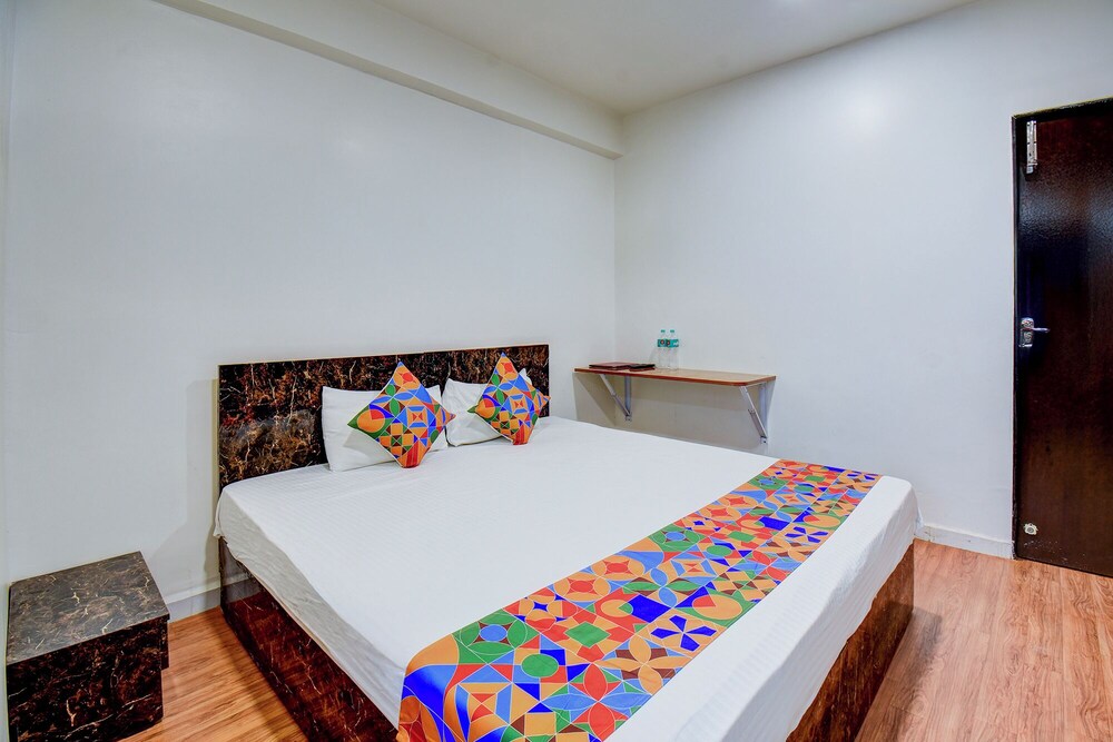 Fabhotel World King