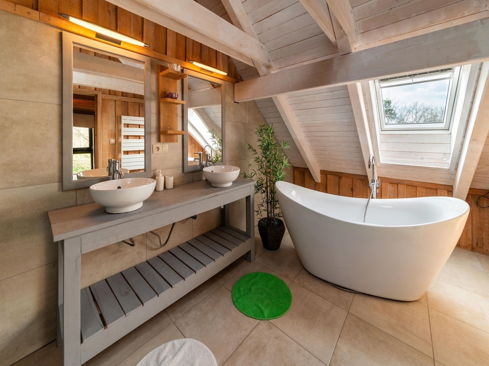 Lush Holiday Home With Bubble Bath and Sauna