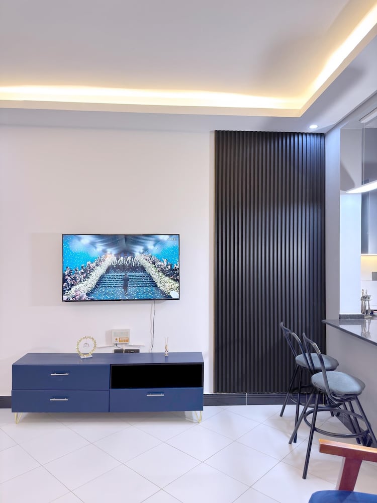 B&S Luxe Living