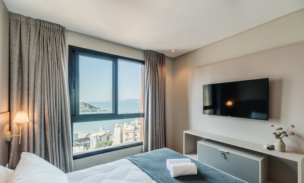 MHF II Apts Variados em Prédio com Vista para o Mar em Itapema