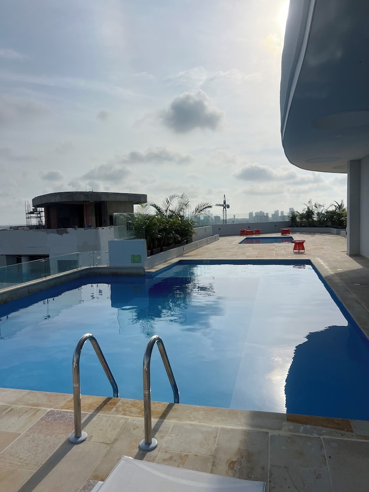 Oceani Towers 1006