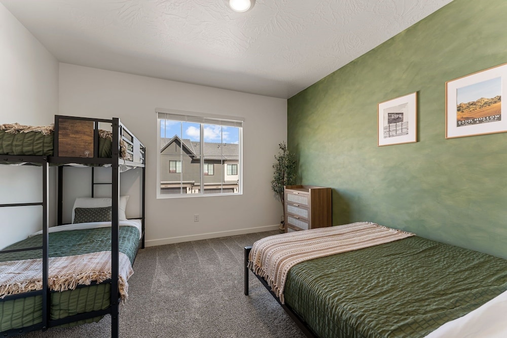 Adventure Basecamp 4 Bedroom Townhouse