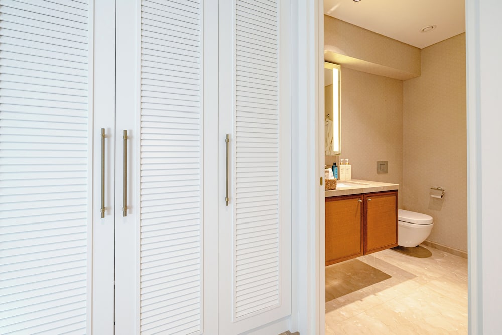 3-Bedroom Beachfront Villa with Hotel Amenities