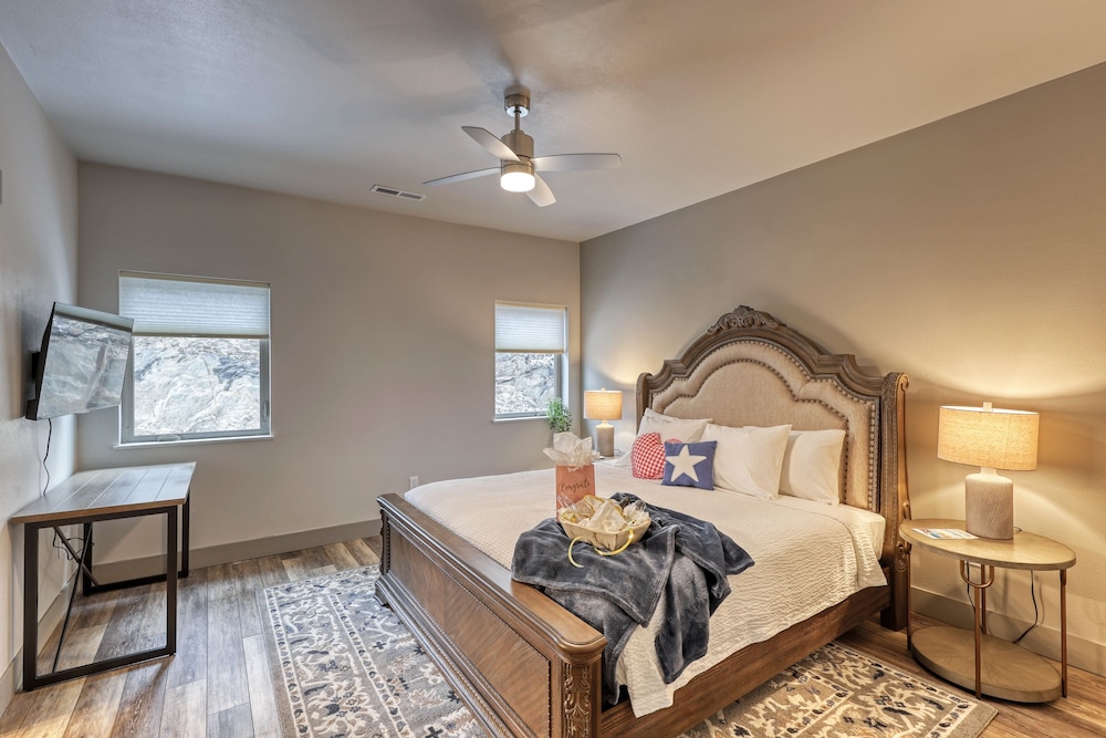 Thomas Jefferson Inspired Condo Near Mt Rushmore