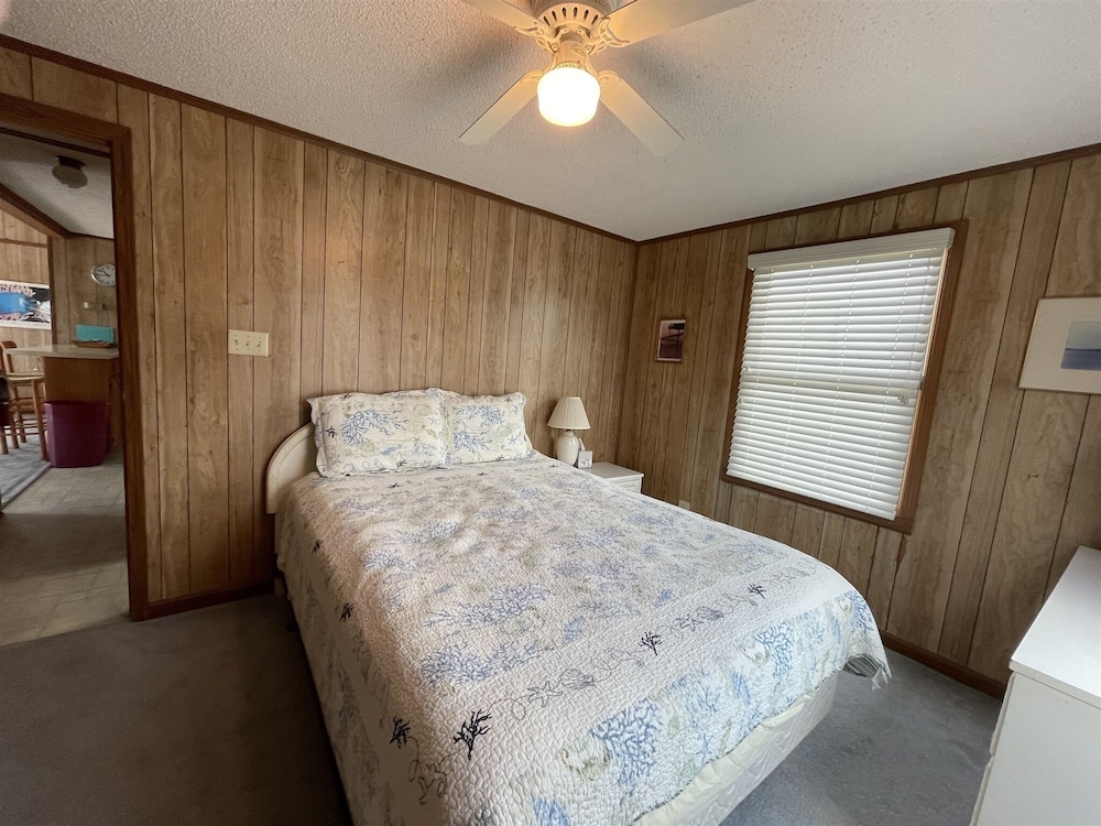 Southern Star 5 Bedroom Cottage by RedAwning view 5