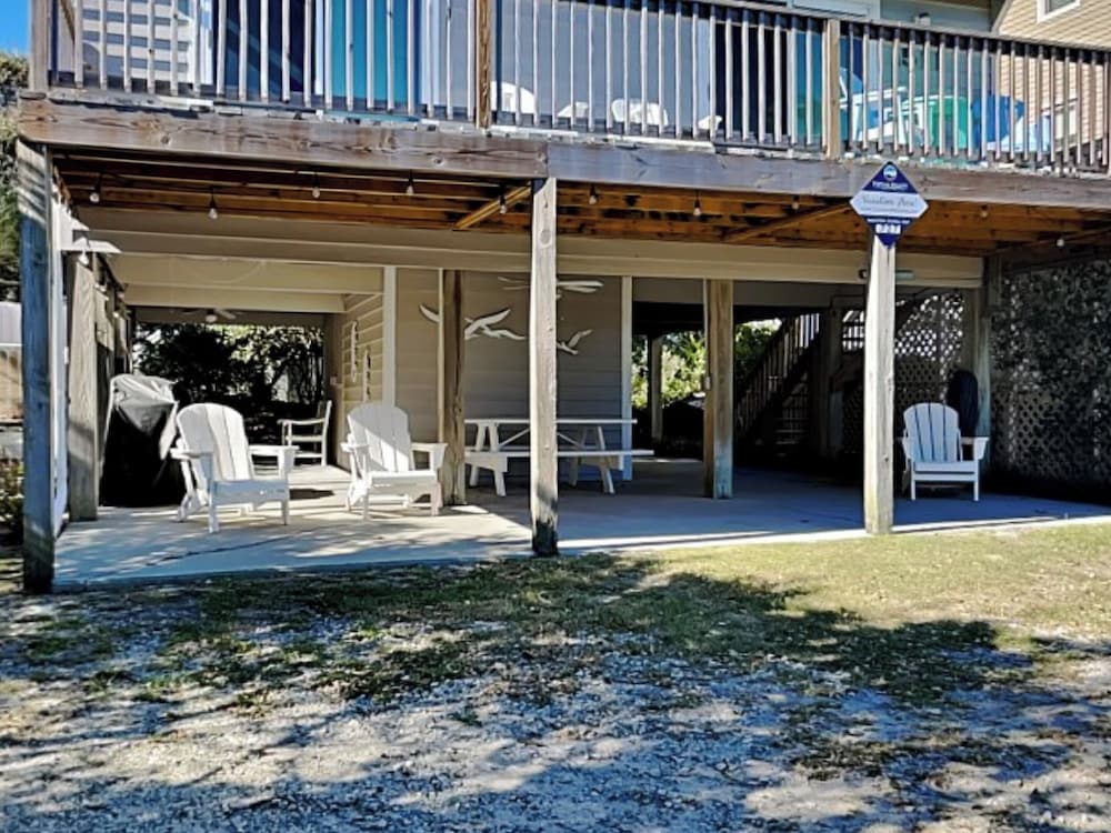 Pelican Place by Carolina Retreats