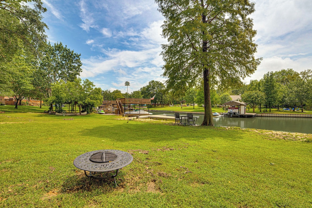 Private Dock: Waterfront Cedar Creek Lake Home