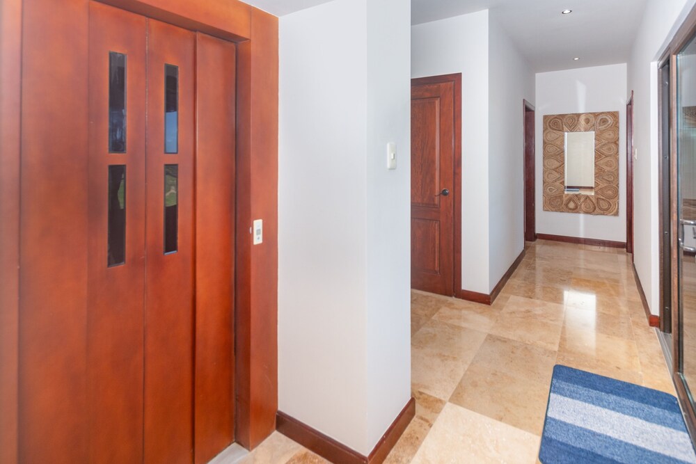 Pristine Bay 1005- Villa Loce 4 Bedroom Home