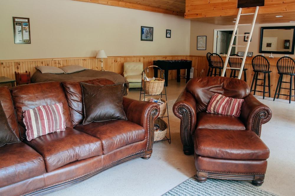 Wellnesste Lodge and Cabin Rentals