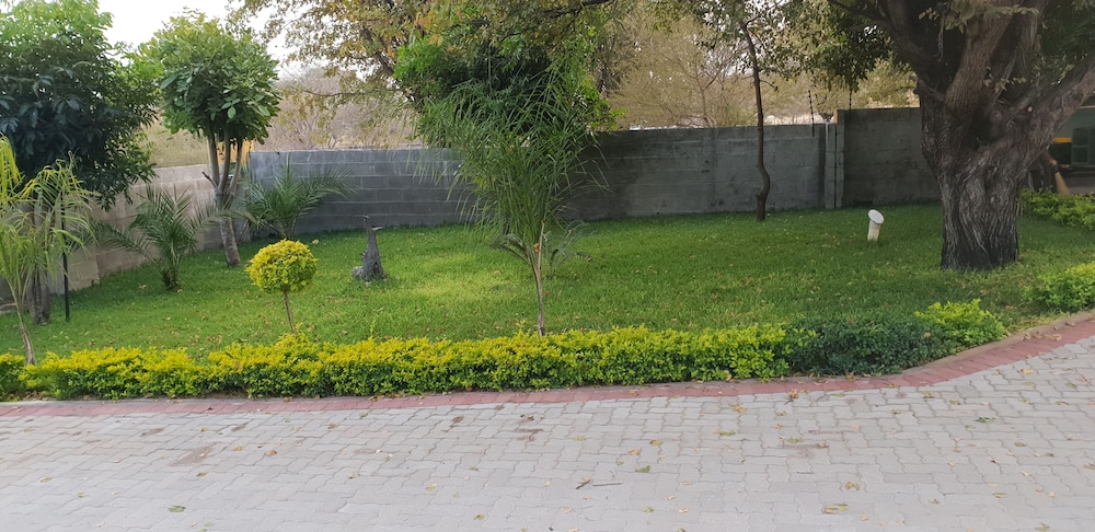 Maun Executive Inn
