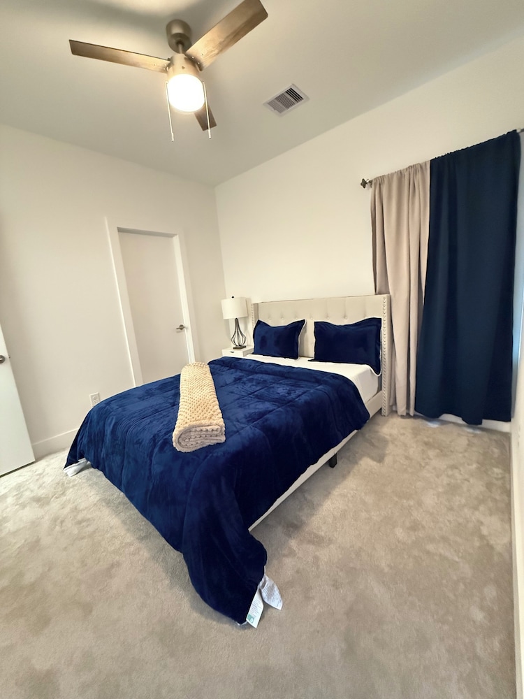 Luxury 3BR for Families Nurses and Group