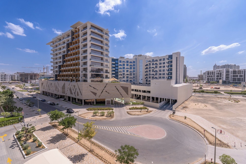 TOP Location | Work and Chill near Miracle Garden