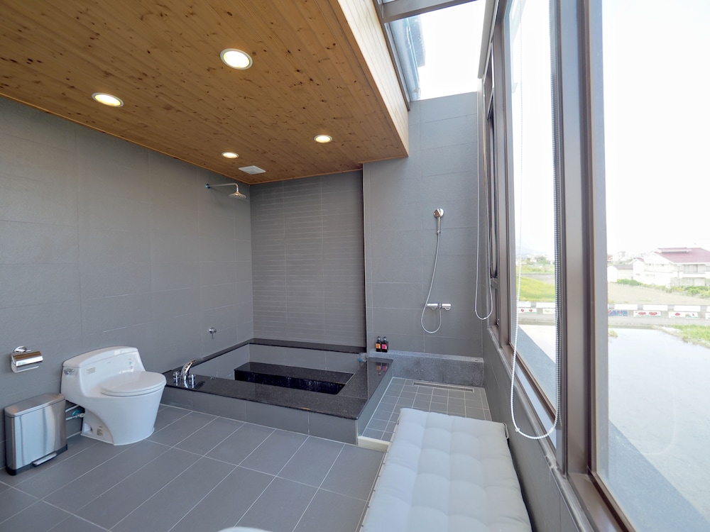 Sakura Bed and Breakfast