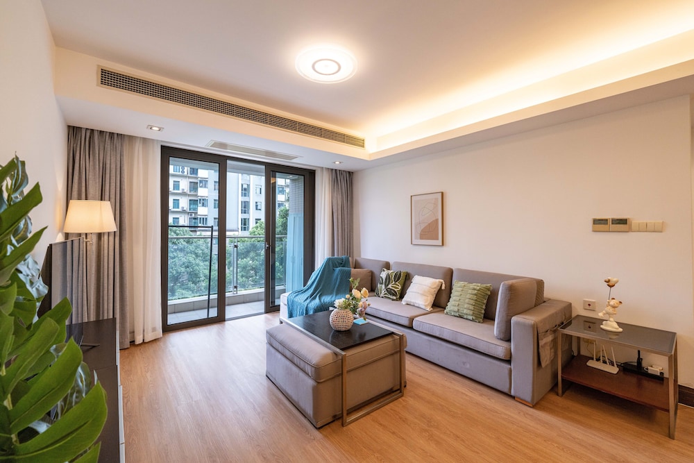 Tyms Modern 1BR 1BA Suite Xujiahui Shops