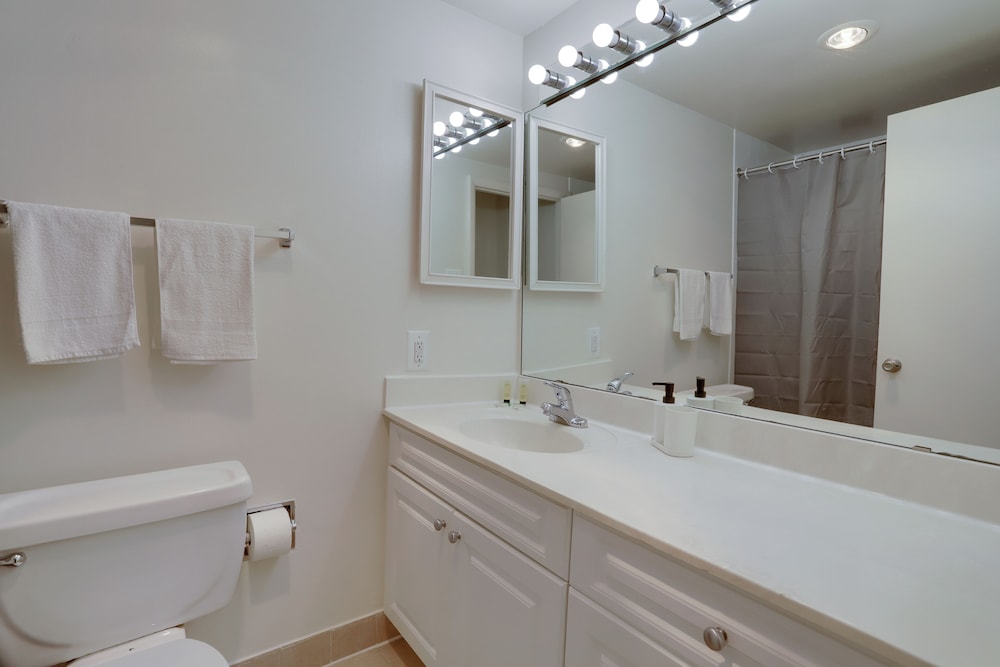 Crystal City Comfortable Apartments