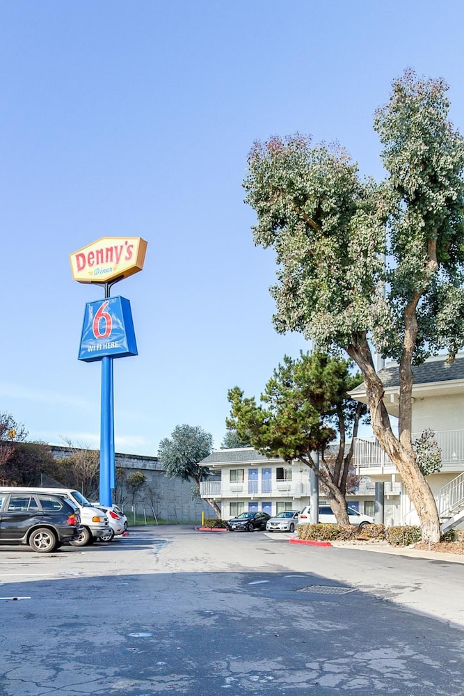 Motel 6 Hayward, CA – Silicon Valley Gateway